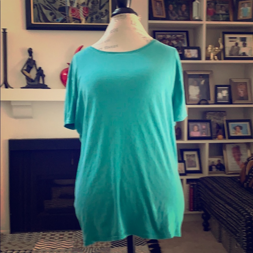 Teal short sleeve shirt